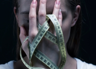 ¿Por qué las mujeres con anorexia nerviosa no se ven delgadas?