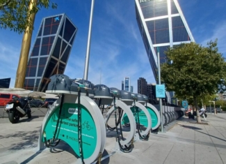 El aparcamiento inteligente para tu bici y patinete llega a las calles de Madrid
