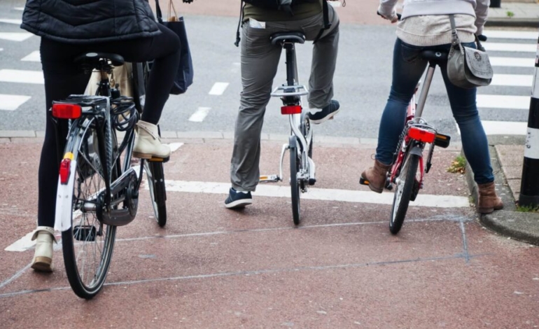 la-falta-de-carriles-bici-y-el-peligro-del-trafico-amenazan-el-uso-de-la-bicicleta