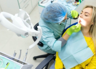¿Qué es la periodontitis y cuál es su causa?