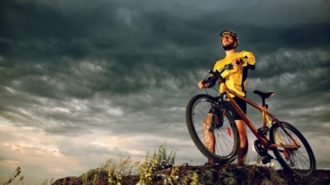 bicicleta-y-montana-van-rueda-a-rueda-en-desarrollo-sostenible