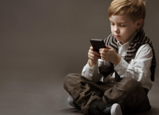 Uso abusivo y sin control de móviles en menores de edad