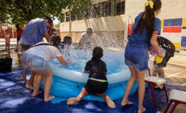 cuando-irse-de-vacaciones-es-un-lujo-imposible-para-las-familias-con-ninos-y-ninas