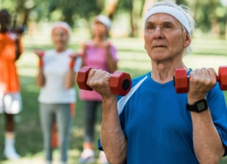 ¿Por qué es importante la actividad física en la tercera edad?