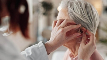 importancia-de-los-implantes-auditivos-en-la-salud-y-el-bienestar