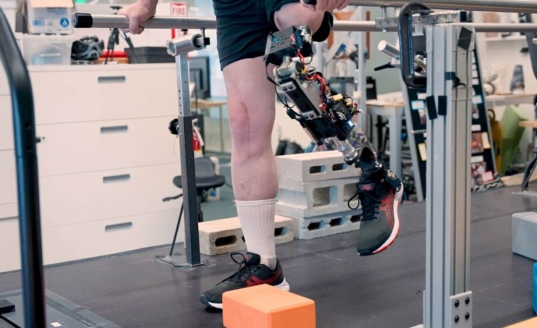 asi-es-la-rodilla-bionica-que-restaura-el-movimiento-natural