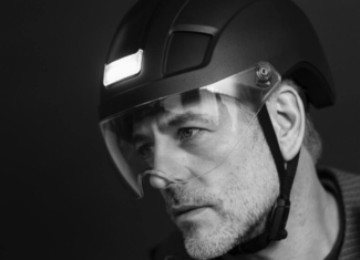 El casco para bici eléctrica que te protege de la velocidad y del invierno