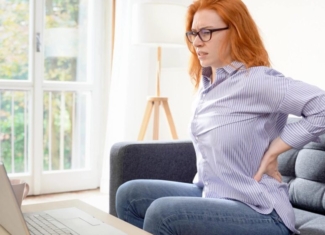 Ejercicios sencillos para proteger tu cuerpo si teletrabajas