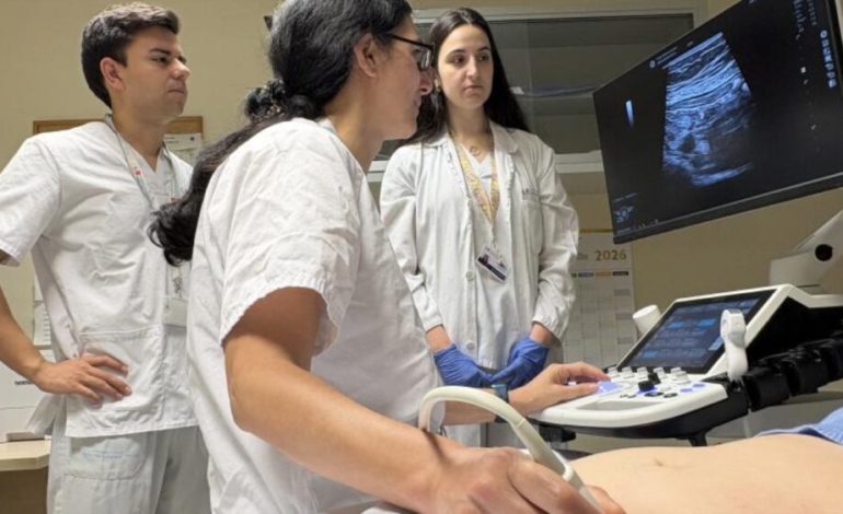 el-hospital-infanta-leonor-recibe-importante-acreditacion-internacional-en-ecografia-intestinal